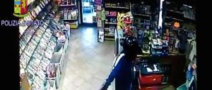 Prato, arrestato presunto rapinatore seriale: l’uomo agiva armato di bomba