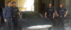 Ora taroccano pure le Ferrari: ecco come facevano i falsari (Foto)