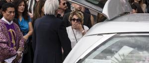L’addio a Sara: «Sei l’angelo più bello». La mamma: «Ci dovrà essere giustizia»