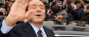 Berlusconi sta bene, sveglio e lucido. Il fratello Paolo: «È un combattente»