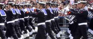 Sfilano i marò, applausi alla parata. Girone: grazie a chi ci ha sostenuto