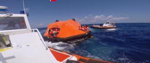 Migranti, nuova ondata di flussi dalla Libia, 5000 persone in salvo (video)