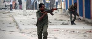 Attacco di al Shabaab a Mogadiscio. Presi in ostaggio gli ospiti di un hotel
