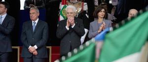 2 giugno, la gente urla a Renzi: «Vogliamo i marò in piazza» (video)