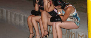 Medico catanese 70enne faceva prostituire la giovane moglie romena