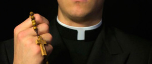 Ha violentato per due anni un ragazzino, in manette un sacerdote