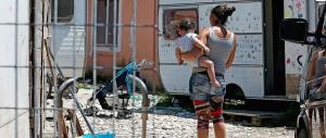 Roma, spari in un campo nomadi forse dopo un tentativo di stupro: 3 feriti