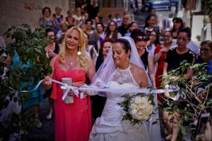 Finta sposa trans a Napoli, così Francesca realizza 'sogno'