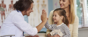 Le bufale su Fb battono i medici: vaccinati 30mila bimbi in meno