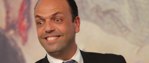 Alfano agli Esteri? È coro di proteste: «Siamo su scherzi a parte»