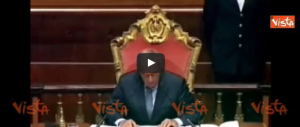 Senato, rissa tra Pd e M5S sulle intercettazioni, negate, di Berlusconi (video)