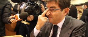 Indagato Cosentino per ricettazione, manette a carabiniere che lo avvisava