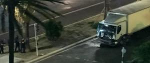 Nizza, 84 morti, 90 feriti adulti e 30 bambini: e molti corpi sono ancora in strada (VIDEO)