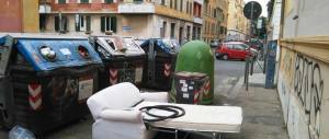 Roma sotto i rifiuti: M5S fa una sceneggiata e ricicla il solito Cerroni