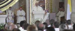 Per Papa Francesco un bagno di folla nel santuario dedicato a Giovanni Paolo II