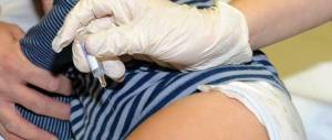 Vaccini, saranno puniti fino alla radiazione i medici che li sconsigliano