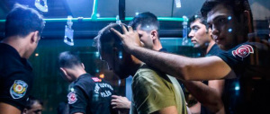 Turchia, ancora epurazioni: mandati d’arresto per 47 giornalisti, espulsi altri 32 prof