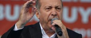 Turchia, torna lo spettro della pena di morte. Ma Erdogan “perdona” i nemici