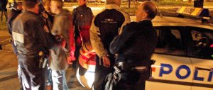 Parigi, seconda notte di violenza nelle banlieue: tutto riporta alla rivolta del 2005