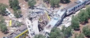 Il bilancio definitivo del disastro ferroviario: 23 vittime e 52 feriti (VIDEO)