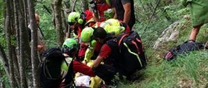 Trento, due tredicenni in quota per fare foto cadono in un dirupo e muoino