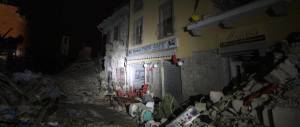 Ad Amatrice tra buio e silenzio: cosa si scruta dopo quei maledetti secondi