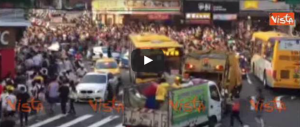 Pokemon Go, siamo alla follia. In migliaia per le strade di Taipei (video)