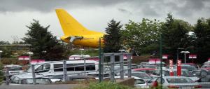 Scalo di Bergamo, un aereo cargo francese finisce fuori pista. Nessun ferito