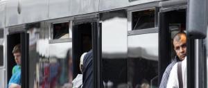 A Roma gli autobus sono un incubo: altro straniero arrestato per molestie