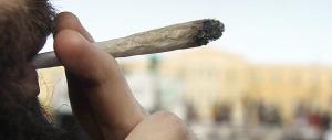 Giovani italiani: canne libere in aumento, si impennano i ricoveri per droga
