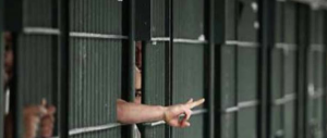 Allerta terrorismo nelle carceri: jihadista spacca il naso a un agente
