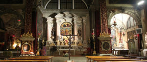 Venezia, islamiche con il velo entrano in chiesa e sputano sul crocifisso