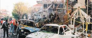 Indonesia, sventato attentato: kamikaze in chiesa bloccato dai fedeli