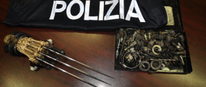 Ventimiglia, denunciati 15 “no border”: sequestrato un guanto con “artigli”
