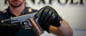 Anziana rapinata con una pistola puntata alla testa: rubati gioielli