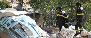 Il dramma dell’infermiere Carlo Grossi: «Ho scavato e trovato i miei figli morti»