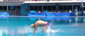 Ecco un tuffo mai visto alle Olimpiadi: anche i campioni sbagliano (video)