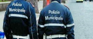 La collega lo denuncia per molestie e stalking: vigile urbano alla sbarra