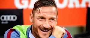 Totti fa gli auguri a Berlusconi: “Siamo persone che si sono sempre stimate”
