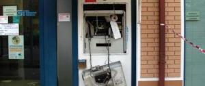 Assalti ai bancomat, blitz nei campi rom: sgominata la “banda dei giostrai”