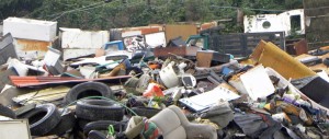 Gestivano discarica abusiva da dieci tonnellate al mese: fermati tre nomadi