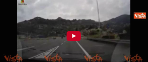 Ventimiglia, trasportava clandestini in un furgone frigo: il video dell’arresto
