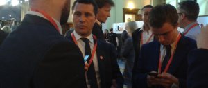 Rissa a Strasburgo: oppositore di Farage ricoverato in gravi condizioni
