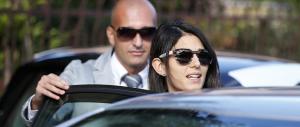 In Italia scoppia la polizza “mania”: Raggi & Romeo testimonial (a loro insaputa)