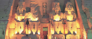 Alto Egitto, si ripete ad Abu Simbel il “miracolo del sole” che bacia Ramses