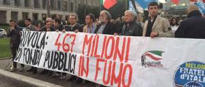 No alla “Nuvola di Fuffas”. All’Eur flash mob di Fratelli d’Italia: è una truffa