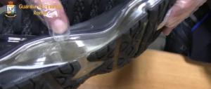 Coca liquida nelle scarpe: GdF arresta a Fiumicino corriere della droga brasiliano