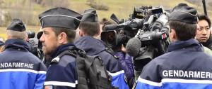 Presidi e insegnanti aggrediti, braccia e mascelle rotte: in Francia c’è paura