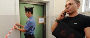 Ladro egiziano bloccato in ascensore: liberato (e arrestato) dai carabinieri