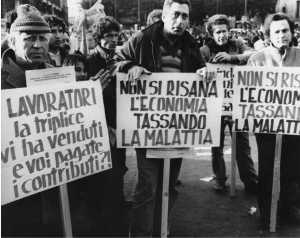 Lavoratori a una manifestazione della Cisnal